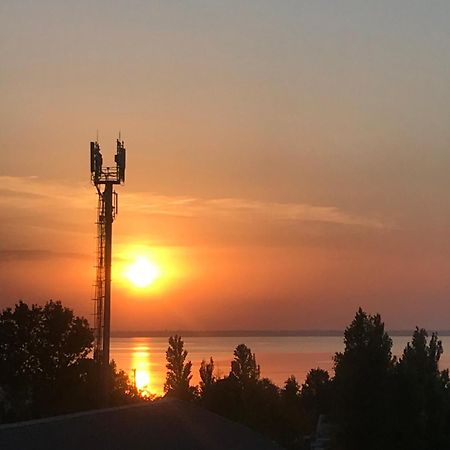 Золотий Лев Hotel ซาโตกา ภายนอก รูปภาพ