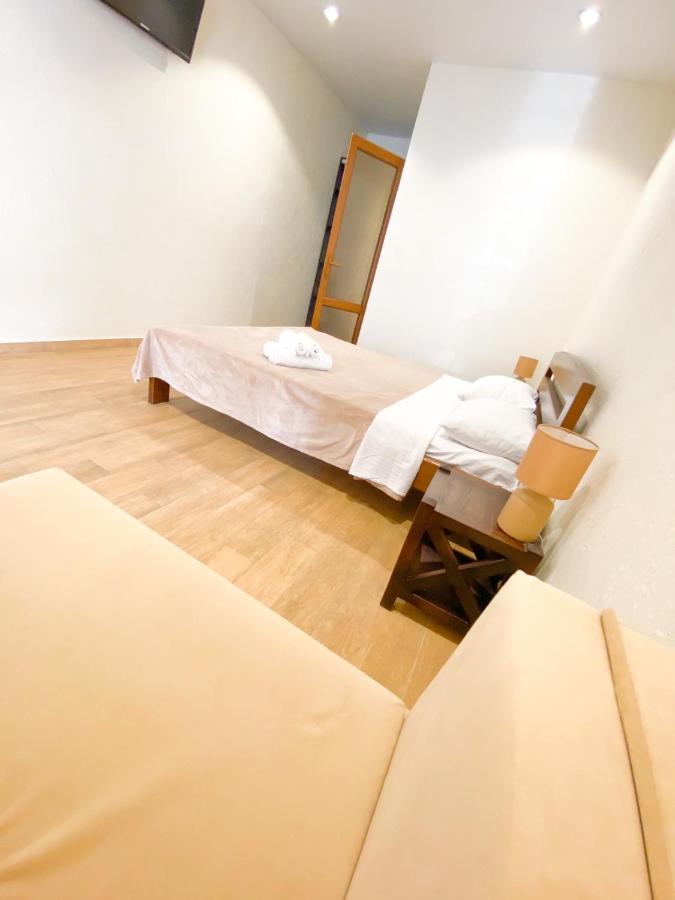 Золотий Лев Hotel ซาโตกา ภายนอก รูปภาพ