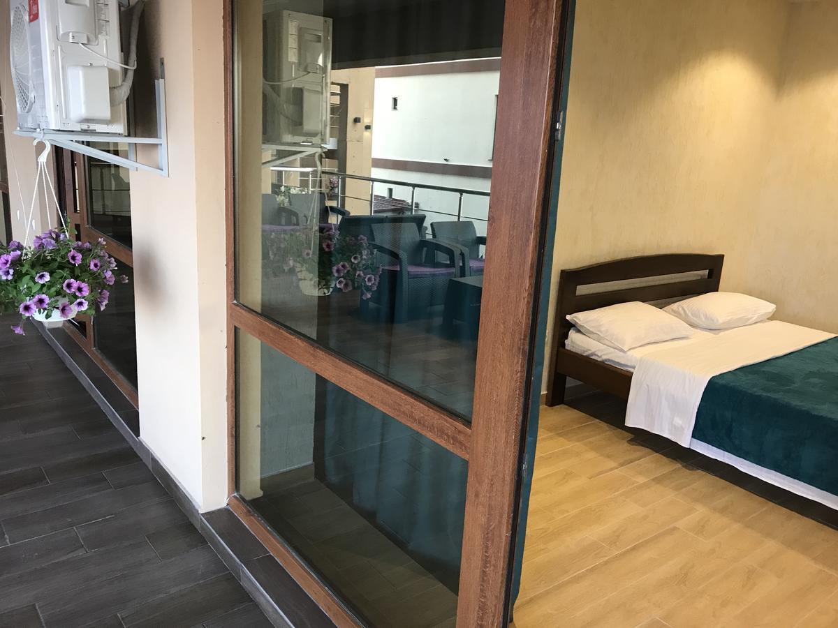 Золотий Лев Hotel ซาโตกา ภายนอก รูปภาพ