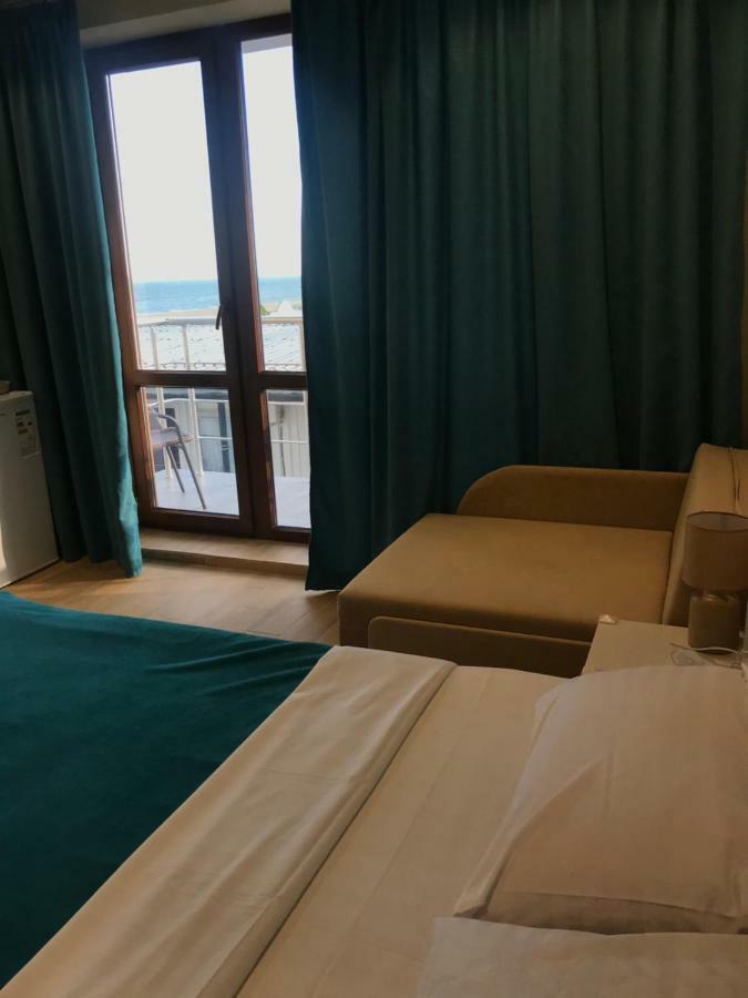 Золотий Лев Hotel ซาโตกา ภายนอก รูปภาพ