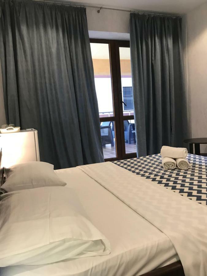 Золотий Лев Hotel ซาโตกา ภายนอก รูปภาพ