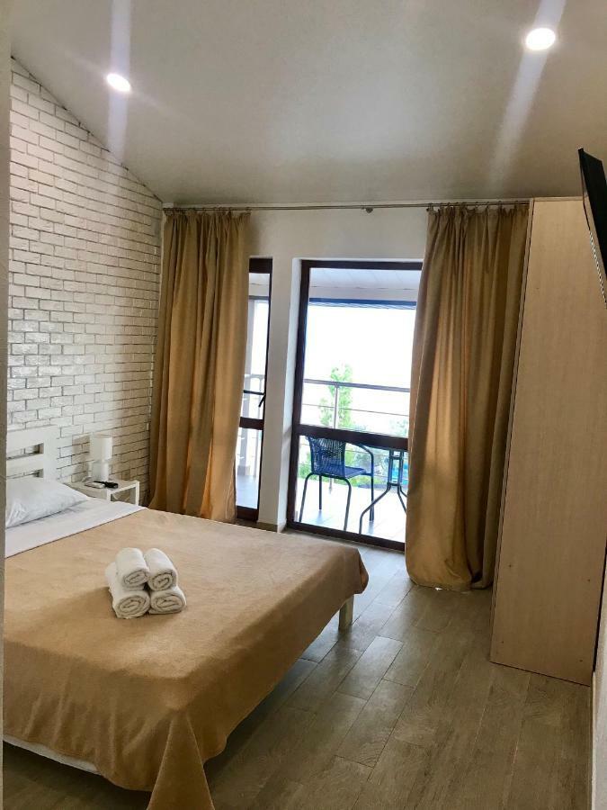 Золотий Лев Hotel ซาโตกา ภายนอก รูปภาพ